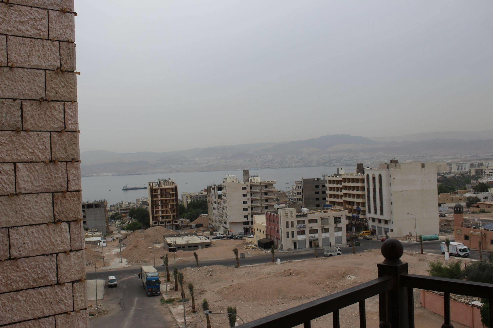 Baraka Al Aqaba Hotel Suites Экстерьер фото
